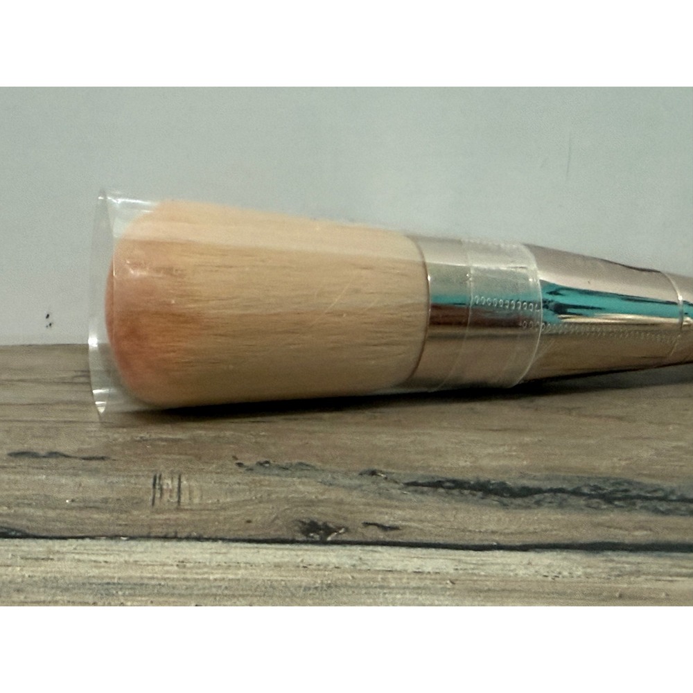 bareMinerals SUPREME FINISHER Makeup Setting Brush - Picture 4 of 4